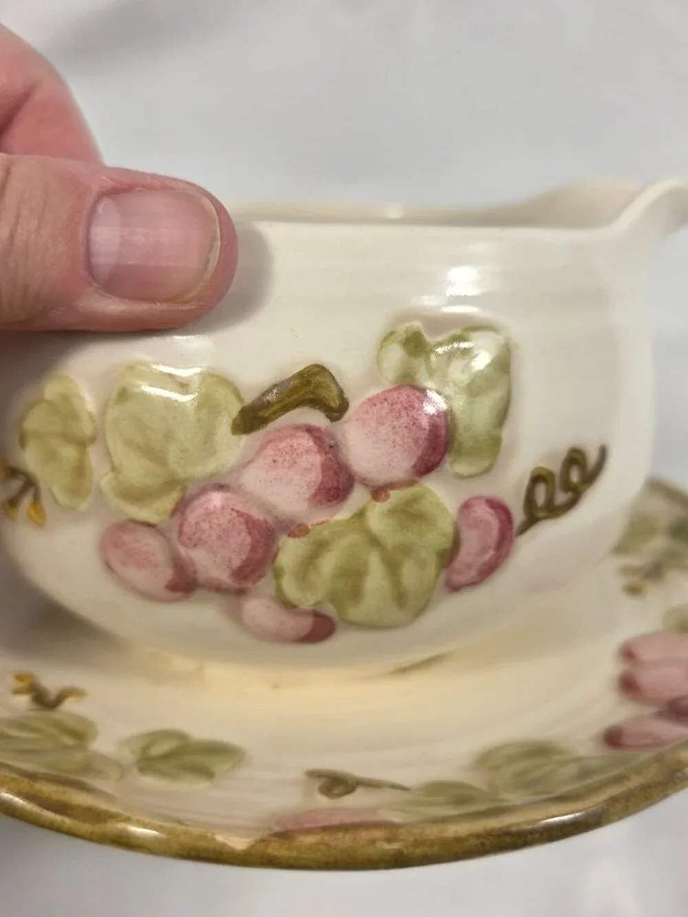 Metlox Poppytrail Vintage Pink Gravy Boat & Underplate Pink Grapes Green Leaves